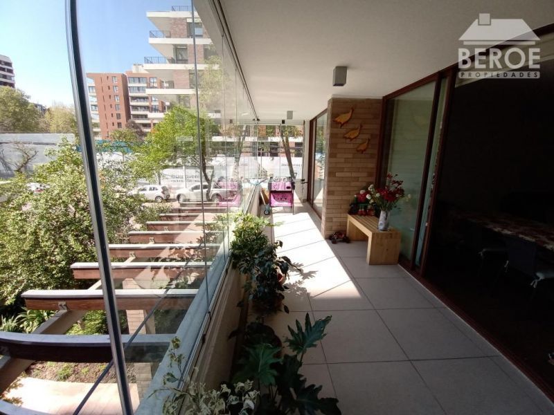 AMPLIO Y CONFORTABLE DEPARTAMENTO PROVIDENCIA